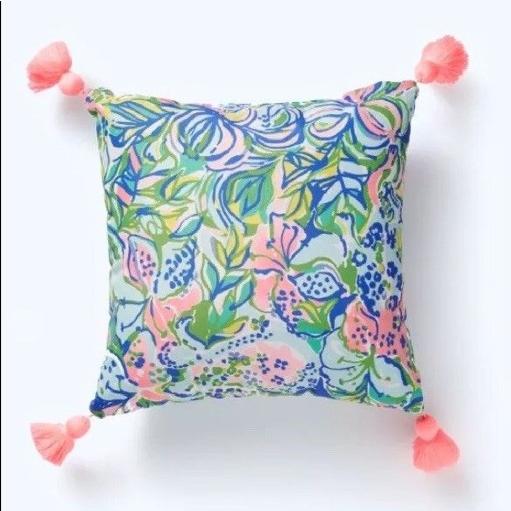 Lilly Pulitzer throw pillow 🎀 - Picture 1 of 3